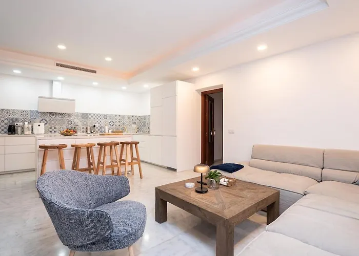 Azul On The New Golden Mile 1min Walk From By Allstay شقة إِستيبونا