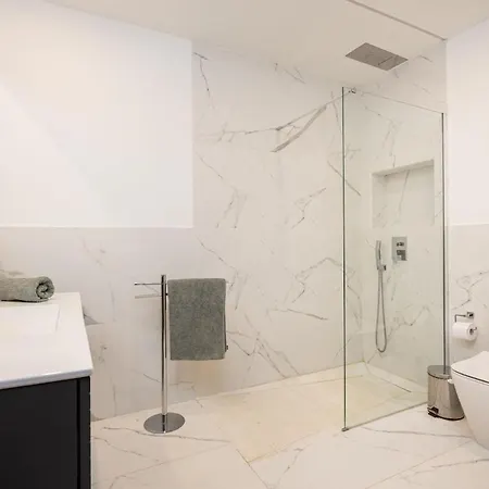 公寓 Azul On The New Golden Mile 1min Walk From By Allstay