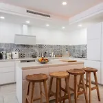 Appartement Azul On The New Golden Mile 1min Walk From By Allstay